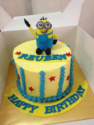 Vanilla cake with ice cream in the middle. 24 Minion Cake Designs You Can Order Right Now Recommend My