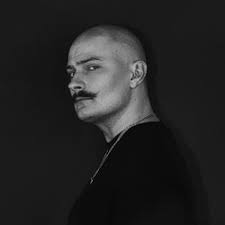 Catz 'n Dogz, Aaron Veal