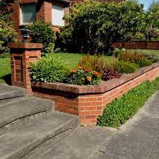 Retaining Wall For A Brick House Outdoor Gardens Design Front Yard Brick Planter
