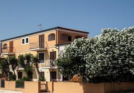 Scegli tra le nostre strutture, abbiamo selezionato per te il meglio. Residence Le Pavoncelle Nave Residence Santa Teresa Di Gallura Sardegna