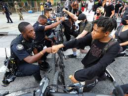 George floyd's brother reacts to chauvin guilty verdict. Black Cops Feel The Conflicting Pain Of George Floyd S Death Duty To Their Uniform Chicago Tribune