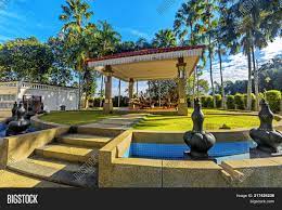 Wikimedia commons'ta sultan azlan shah galerisi ile ilgili medyalar bulunur. Gallery Sultan Azlan Image Photo Free Trial Bigstock