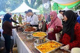Be a smart traveller and plan your holidays wisely. Colourful Malaysia Hari Raya Aidilfitri 2019