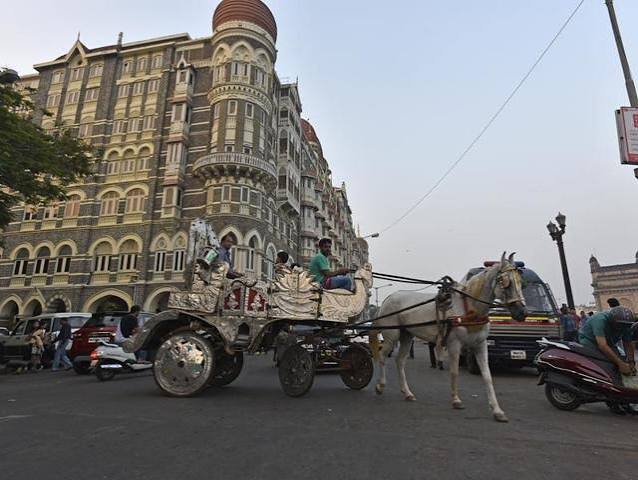 Victoria era ends: The rein is over for Mumbai's horse-drawn carriages