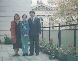 Marta kaczyńska urodziła się 22 czerwca 1980 r. Premiere Tej Ksiazki Chcialo Opoznic Pis Marta Kaczynska Pisze W Niej M In O Dwoch Slubach Rodzicow Agrafce W Uchu I Uzywkach Od 12 Roku Zycia