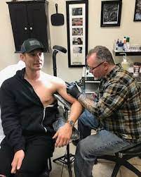 As for the anti possession tattoos, not completely sure. Jensen Getting A Tattoo Something With Wings Jensen Ackles Supernatural Star Supernatural Actors