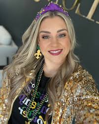 Shouting HAPPY BIRTHDAY to our fearless leader, Lauren! You inspire in  every aspect of life. You're a wonderful mom, wife, business owner,  stylist, and friend—the list goes