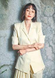 試著忘記她的其他身份 以一個女孩的角色重新認識她 她是 波多野 結衣. è¬æ¬£ç©Žæ‹'åºŠæˆ²ä¸é¡˜çˆ¶æ¯å˜†æ°£ å¨›æ¨‚æ–°èž ä¸­åœ‹æ™‚å ±