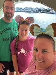 Disney photo tips behind the castle