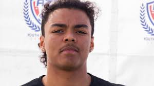 Isaac Moya's Instagram, Twitter & Facebook