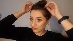E foarte simplu de făcut acasă, iar imaginile de mai jos îți arată, pas cu pas. Cum Sa Ti Faci Un Coc Lejer Simplu Si Rapid Youtube