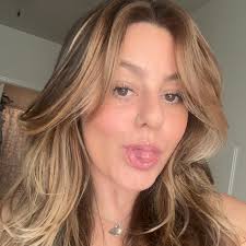 Hi everyone! I'm a pre-occupational therapy student looking for some  occupational therapists to shadow. I apply in the summer for grad school  and with Covid restrictions, I have been having a hard