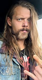 Christopher Utter's Instagram, Twitter & Facebook