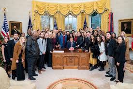 Houston will face sydney's downing centre local court on october 5. Brian Houston Christian Worship Leaders Pray For Trump Visit Oval Office Politics News The Christian Post