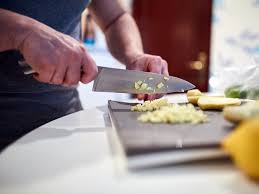 How to reduce your risk of food poisoning in order to reduce your risk of food poisoning, make sure to keep your foods out of the danger zone. How Long Can Food Be Left Out At Room Temperature