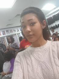 With frontal closure