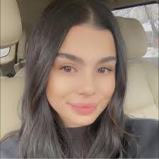 Lisa Cercone's Instagram, Twitter & Facebook