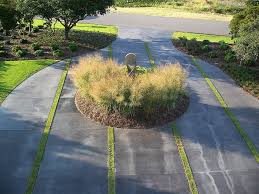 You can use beautiful ground covers to hide an unsightly area or even make it a focal point of beauty. Decorative Driveway Borders Bands Aprons Landscaping Network