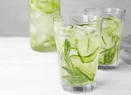 Gin Tonic Mit Gurke Perfekt Fur Den Sommer Cooknsoul De In 2020 Gurke Gurken Rezepte Gin