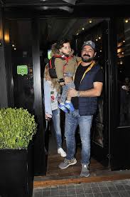 Serkan kaya, eşinin doğum günü partisinde röportaj verdi. Serkan Kaya Beni Aslanimla Cekin