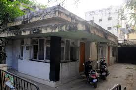 For gauri and shah rukh khan both, their home in new delhi is an emotional abode, surrounded with unusual pieces of art and. Interesting Tidbit This House In Bangalore Is Special To Shahrukhkhan Because It Belonged To Iftekhar Ahmed Shah Rukh Khan S Matern House Khan Outdoor Decor