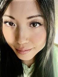 Toni Combs's Instagram, Twitter & Facebook