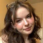 Aimee Landry's Instagram, Twitter & Facebook