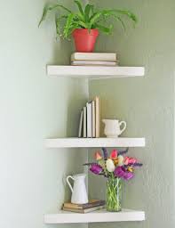 Eckregal Mit Holzbrettern In Dreiecksform Schwebende Eckregale Schwimmendes Regal Eckregal