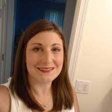 Katherine Carelli's Instagram, Twitter & Facebook