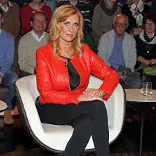 She is an actress, known for die stoßburg (1974), am laufenden band (1974) and wer weiß denn sowas? Dagmar Wohrl Und Frauke Ludowig Sie Kuren Die Miss Germany 2020 Gala De