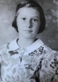 Evelyn Neff's Instagram, Twitter & Facebook