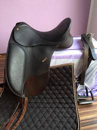 Developed in consultation with world dressage champion isabell werth, to support both horse and rider as a team. Isabell Werth Dressursattel Wintec Und Bates Sattel Facebook
