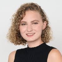 Kristin Schnell's Instagram, Twitter & Facebook