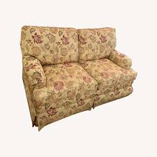 Ethan allen loveseat with quilted designer fabric ~ vintage 80's bird / cockatoo / floral motif sofa ~ chinoiserie / regency home decor luckyhomefinds $ 1,695.00. Ethan Allen Skirted Floral Loveseat Aptdeco