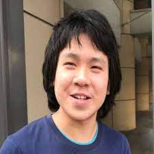 Jyu4 paang1 saam1, 31 ekim 1998 doğumlu), aynı zamanda amos yee olarak da bilinir, singapurlu bir blog yazarı, eski youtuber ve şu anda <219'da yaşayan eski bir aktör.>amerika birleşik resim. Amos Yee Birthday Real Name Age Weight Height Family Contact Details Girlfriend S Bio More Notednames