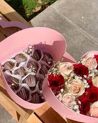 Heart shaped candy boxes gift box packaging boxes for gifts flowers solid. Double Tiered Rose Box Video Chocolate Covered Strawberries Bouquet Cake Decorating Videos Chocolate Dipped Strawberries Bouquet