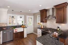 Caesarstone Arbeitsplatten Bieten Mit Ihren Eigenschaften Vielfaltige Losungen Zur Verwendung Kitchen Inspiration Design Kitchen Remodel Country Kitchen Decor