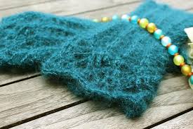 Gestrickte Pulswarmer Armstulpen Mit Hakelspitze Einheitsgrosse Mit der strickanleitung für armstulpen mit daumenloch zum schnellen erfolg. gestrickte pulswarmer armstulpen mit hakelspitze einheitsgrosse