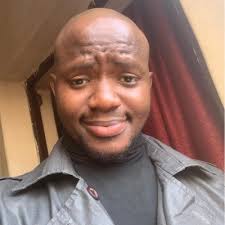 Hi friends! 👋🏽 I can't believe how fast my project is going. Damian  Chimenti and his construction team have superpowers 🦸🏼‍♂️ Lol 🤣  Ceiling/roof tresses loaded. By the look of things, we