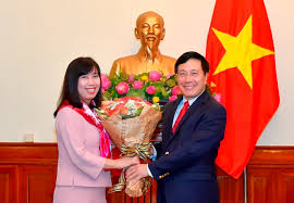 Lê hải bình bộ ngoại giao. Bá»™ Ngoáº¡i Giao Co Ná»¯ Phat Ngon Vien Má»›i Thay Ong Le Háº£i Binh Bao NgÆ°á»i Lao Ä'á»™ng