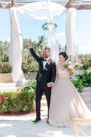 Beach Wedding Inspiration Styled Shoot By Jessica Frey Photography Weddings I Beach Wedding Inspiration Princess Style Wedding Dresses Beach Wedding Colors