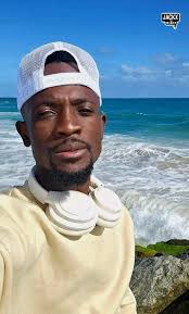 You can't start an album telling people to praise you when you haven't  proved to us why you're good. Tried to listen to this last night. Do these  upcoming Zambian musicians have