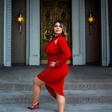 Perdida #entrebotellas.pero gracias a dios no me ahogue. Chiquis Rivera Presume Las Pompas En Entallado Vestido Rojo Klzt Austin Tx