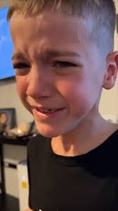 Dora Beam's Instagram, Twitter & Facebook