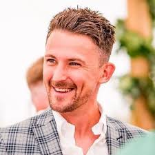 Dan Thirks (@DanielThirkell)