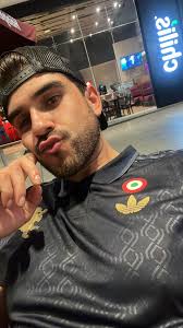 Cesar Quezada y su...