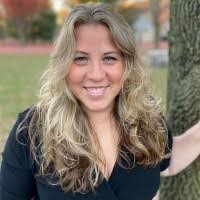 Julie Haack's Instagram, Twitter & Facebook