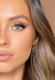 Madeline Goss's Instagram, Twitter & Facebook