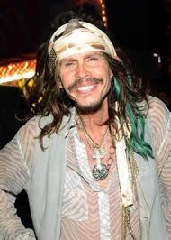 Uzivatel A J Cruz Na Twitteru Anyone Ever Noticed How Steven Tyler Kinda Looks Just Like Jack Sparrow Http T Co Rx8hubl9cl Twitter