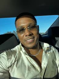 Mike Merrill (@_MikeMerrill_)